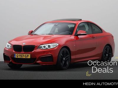 Rood Occasion 2017 BMW 218 Executive Coupé | € 23.880 (Duur)