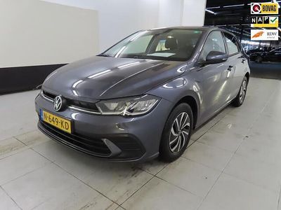 Grijs (metallic) Occasion 2021 VW Polo Life Hatchback | € 13.499 (Eerlijke prijs)