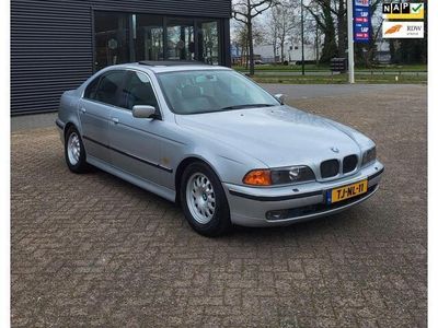 BMW 523