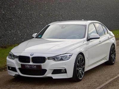 Wit Occasion 2017 BMW 330e Executive Sedan | € 20.990 (Goede deal)