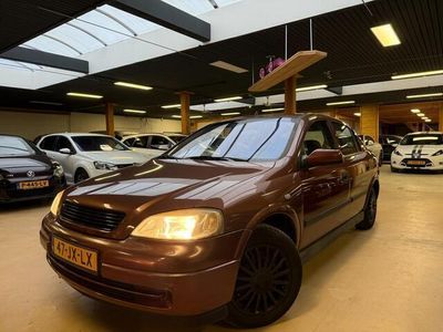 Rood Gebruikt 2002 Opel Astra Edition Hatchback | € 999