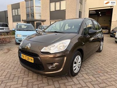 Bruin (metallic) Occasion 2013 Citroën C3 Attraction Hatchback | € 2.650 (Eerlijke prijs)