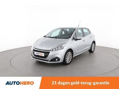Grijs (metallic) Gebruikt 2017 Peugeot 208 Allure Hatchback | € 9.950 (Eerlijke prijs)