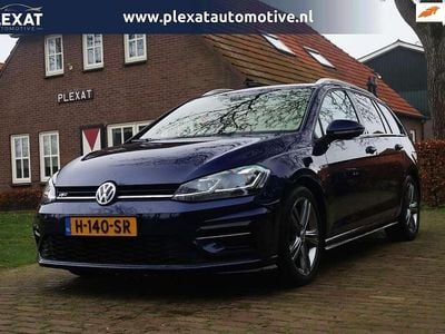 Blauw Gebruikt 2020 VW Golf VIII Highline Stationwagen | € 18.945 (Eerlijke prijs)