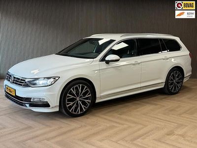Wit Occasion 2017 VW Passat Highline Stationwagen | € 16.995 (Iets duurder)
