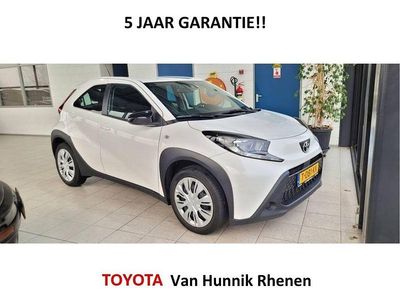 Wit Occasion 2023 Toyota Aygo X Play SUV | € 17.899 (Eerlijke prijs)