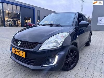 Zwart Gebruikt 2016 Suzuki Swift Hatchback | € 8.995 (Eerlijke prijs)