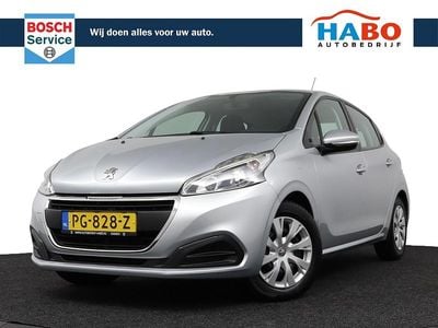 Grijs Occasion 2017 Peugeot 208 Active Hatchback | € 8.945 (Eerlijke prijs)