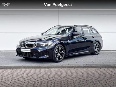 Saphirschwarz metallic (zwart metallic) Gebruikt 2024 BMW 318 Shadowline Stationwagen | € 40.900 (Eerlijke prijs)