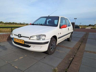 Peugeot 106