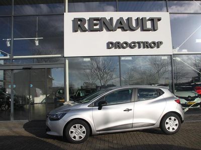 Grijs Gebruikt 2016 Renault Clio IV Life Hatchback | € 8.820