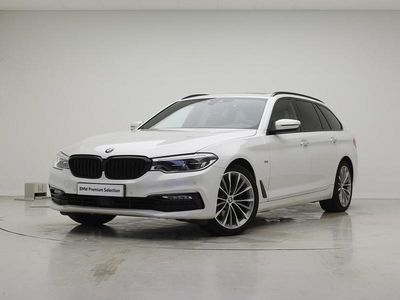 Wit Occasion 2018 BMW 520 Executive Stationwagen | € 31.895 (Duur)