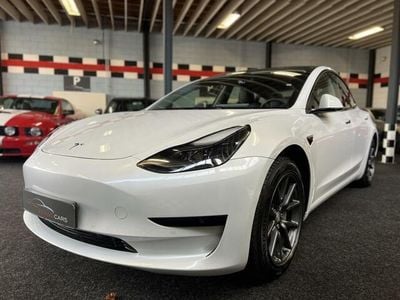 Wit Gebruikt 2021 Tesla Model 3 Standard Range Sedan | € 22.975 (Eerlijke prijs)