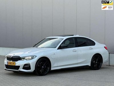 BMW 330e