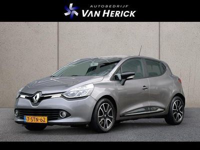 Grijs Gebruikt 2013 Renault Clio IV Expression Hatchback | € 6.445 (Eerlijke prijs)