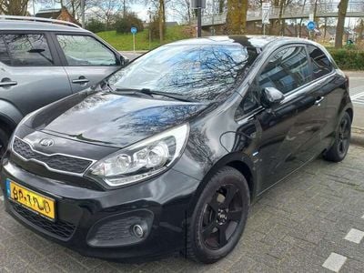 Zwart Gebruikt 2014 Kia Rio Plus Hatchback | € 7.000