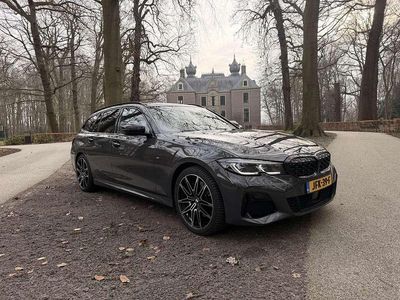 Grijs Occasion 2022 BMW 340 Stationwagen | € 65.000
