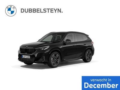 tweedehands BMW X1 18i sDrive M Sportpakket | 19 M LMR Dubbelspaak (Styling 871M) Bicolor | Travel Pack | Harman-Kardon sound system | Elektrisch verwarmde voorstoelen | M Hoogglans Shadow Line met uitgebreide omvang
