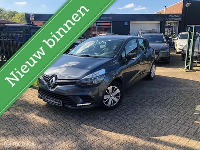 Grijs Gebruikt 2019 Renault Clio IV Life Hatchback | € 9.999 (Iets duurder)