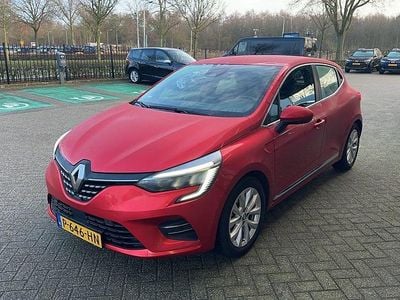 Rood Gebruikt 2022 Renault Clio V Intens Hatchback | € 17.840 (Goede deal)