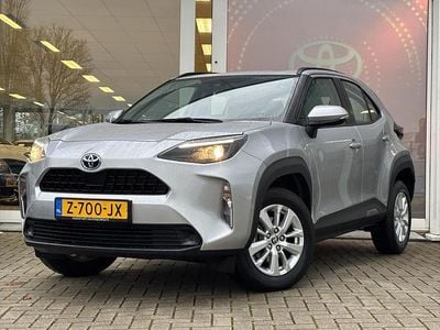 Grijs Occasion 2024 Toyota Yaris Hybrid Active SUV | € 28.749 (Eerlijke prijs)