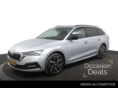 Grijs Occasion 2022 Skoda Octavia Business Line Stationwagen | € 23.445 (Goede deal)