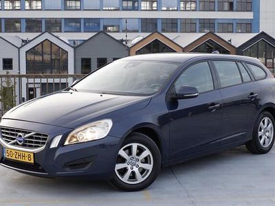 Blauw (metallic) Occasion 2012 Volvo V60 Kinetic Stationwagen | € 7.950 (Eerlijke prijs)