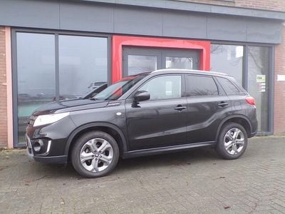 Zwart (metallic) Gebruikt 2018 Suzuki Vitara Exclusive SUV | € 17.500 (Eerlijke prijs)
