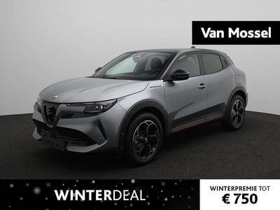 Grijs Nieuw 2025 Alfa Romeo Junior Edizione Speciale SUV | € 38.900