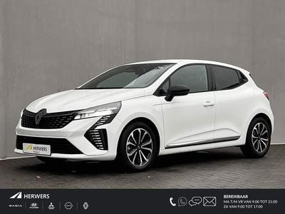 Wit Occasion 2025 Renault Clio V Techno Hatchback | € 20.685 (Eerlijke prijs)