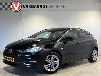 Zwart Gebruikt 2017 Opel Astra Innovation Hatchback | € 11.940 (Eerlijke prijs)