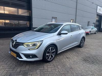 Grijs (metallic) Gebruikt 2017 Renault Mégane GrandTour Bose Edition Stationwagen | € 6.750 (Super prijs)