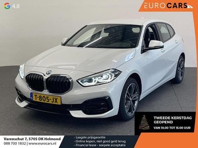 Wit Gebruikt 2023 BMW 118 Sport Line Hatchback | € 24.740 (Super prijs)