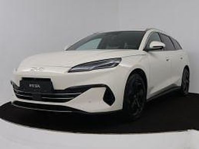 Beige metallic Nieuw 2025 BYD Seal Comfort Stationwagen | € 42.110 (Eerlijke prijs)