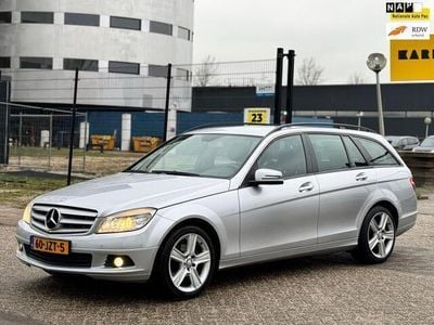 Grijs, metallic lak Gebruikt 2009 Mercedes C200 Business Stationwagen | € 3.450 (Duur)