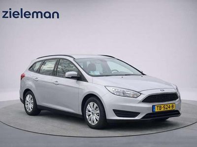 Grijs Occasion 2018 Ford Focus Trend Stationwagen | € 8.345 (Goede deal)