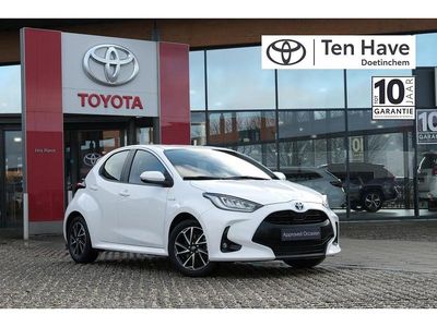 Wit Occasion 2020 Toyota Yaris Hybrid Hatchback | € 19.400 (Eerlijke prijs)