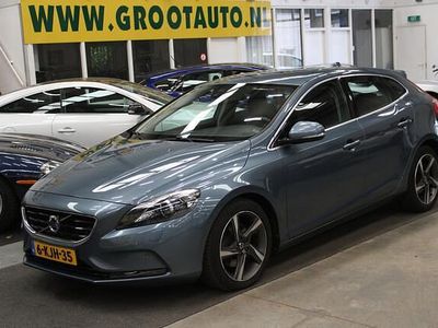 Blauw Occasion 2013 Volvo V40 Summum Stationwagen | € 11.744 (Eerlijke prijs)