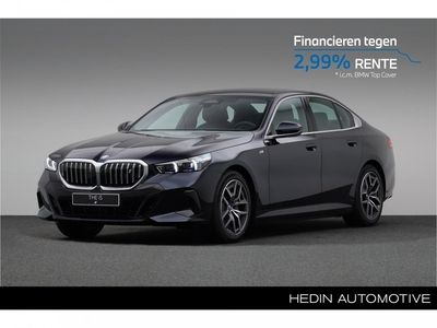 M carbonschwarz metallic (zwart metallic) Occasion 2025 BMW i5 Comfort Edition Sedan | € 65.880 (Eerlijke prijs)