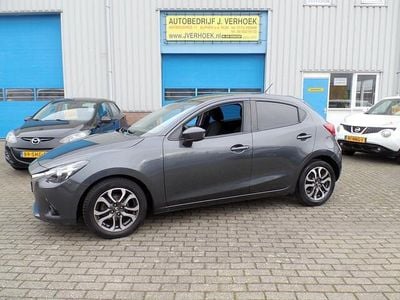 Grijs (metallic) Occasion 2017 Mazda 2 Hatchback | € 8.245 (Goede deal)