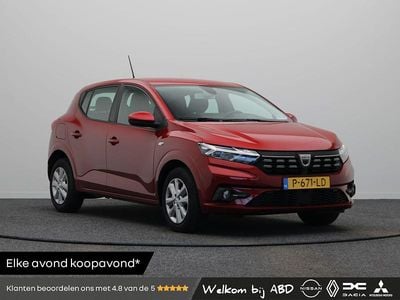 Rood Gebruikt 2022 Dacia Sandero Comfort Hatchback | € 12.945 (Goede deal)