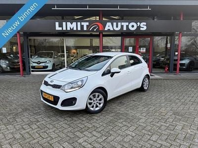 Wit Gebruikt 2011 Kia Rio Hatchback | € 5.499 (Eerlijke prijs)