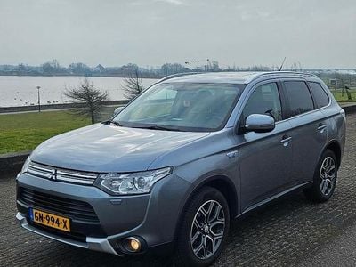 Occasion Mitsubishi Outlander Edition 200 PK (147 kW) 2015 Grijs SUV