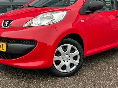 Rood Occasion 2007 Peugeot 107 Hatchback | € 1.499 (Goede deal)
