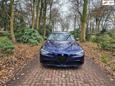Blauw (metallic) Gebruikt 2017 Alfa Romeo Giulia Super Sedan | € 22.895 (Iets duurder)
