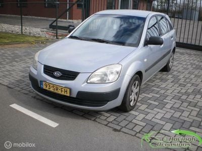 Grijs Gebruikt 2006 Kia Rio Hatchback | € 2.250 (Iets duurder)