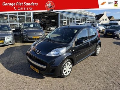Occasion Peugeot 107 68 PK (50 kW) 2011 Zwart (metallic) Hatchback
