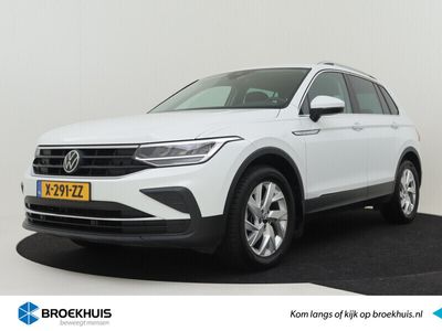 tweedehands VW Tiguan 1.5 TSI Life 150pk DSG/AUT | Adaptief cruise control | Navigatie | Trekhaak | Stuur + Stoelverwarming | DAB radio | LED koplampen | Camera achter | Parkeersensoren v+a | 18"LMV