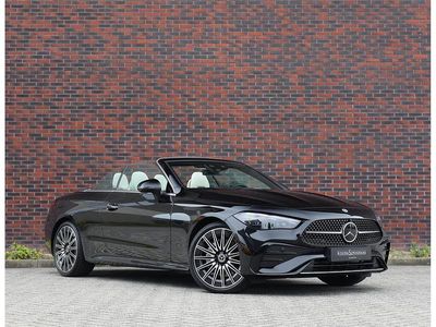 Zwart Gebruikt 2024 Mercedes CLE300 AMG line Cabriolet | € 79.950