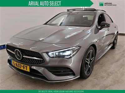 Grijs (metallic) Gebruikt 2021 Mercedes CLA200 Business Sedan | € 32.450 (Iets duurder)